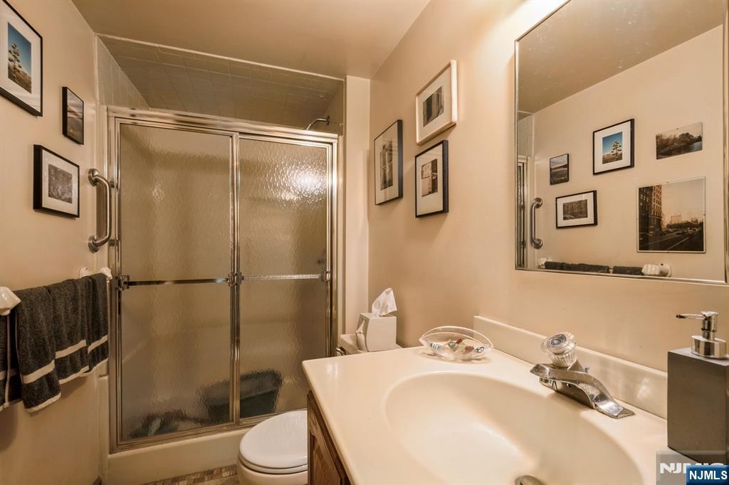 Cresskill, New Jersey, 07626, United States, 3 Bedrooms Bedrooms, ,2 BathroomsBathrooms,Residential,For Sale,1987908