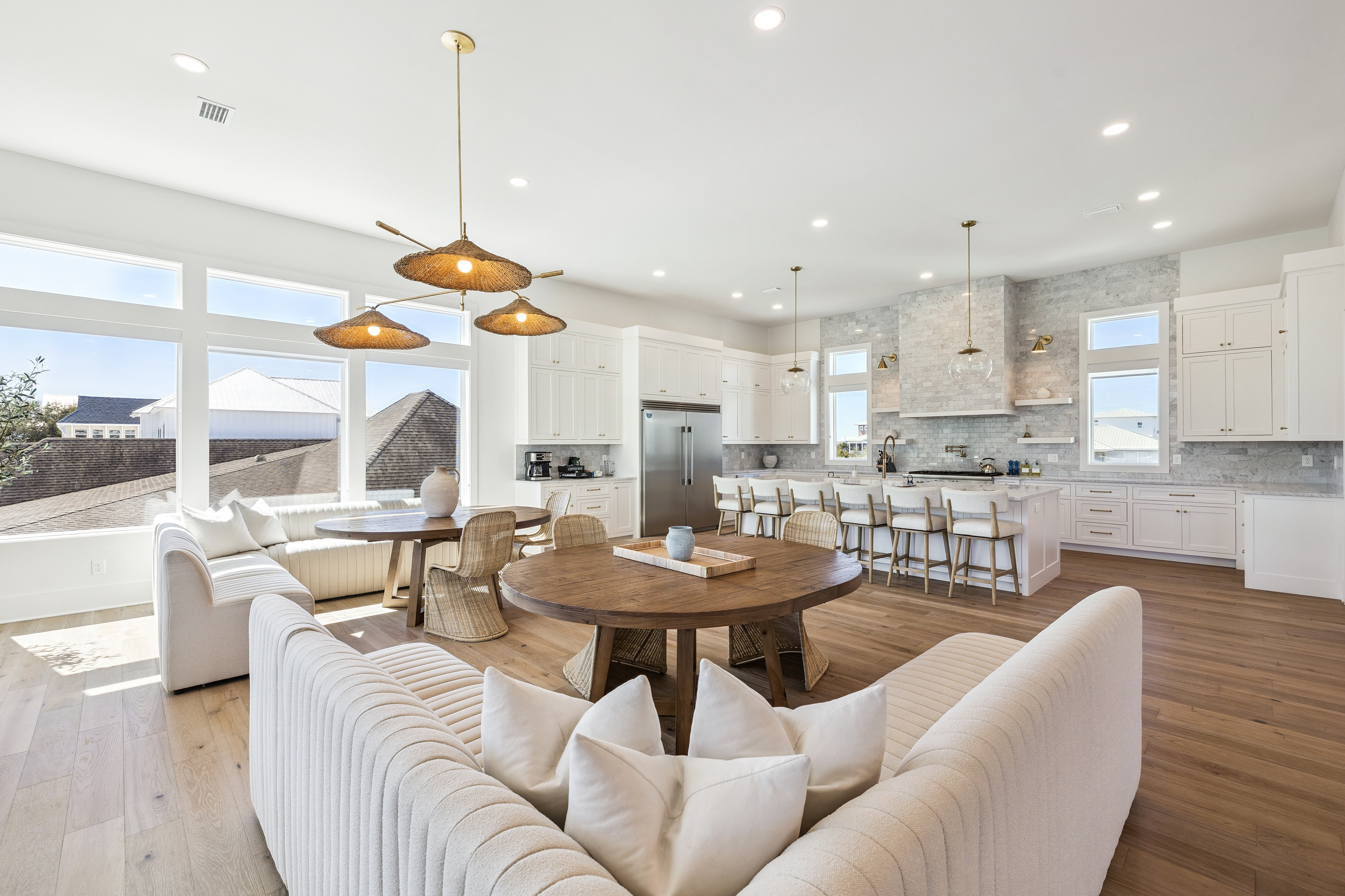  Contemporary Coastal Retreat With Deeded Beach Access - 物件實景