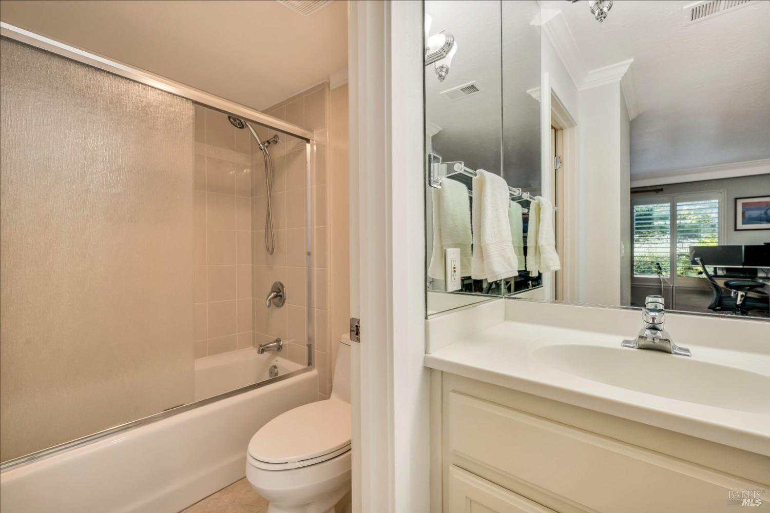 Napa, California, 94558, United States, 2 Bedrooms Bedrooms, ,2 BathroomsBathrooms,Residential,For Sale,1849906