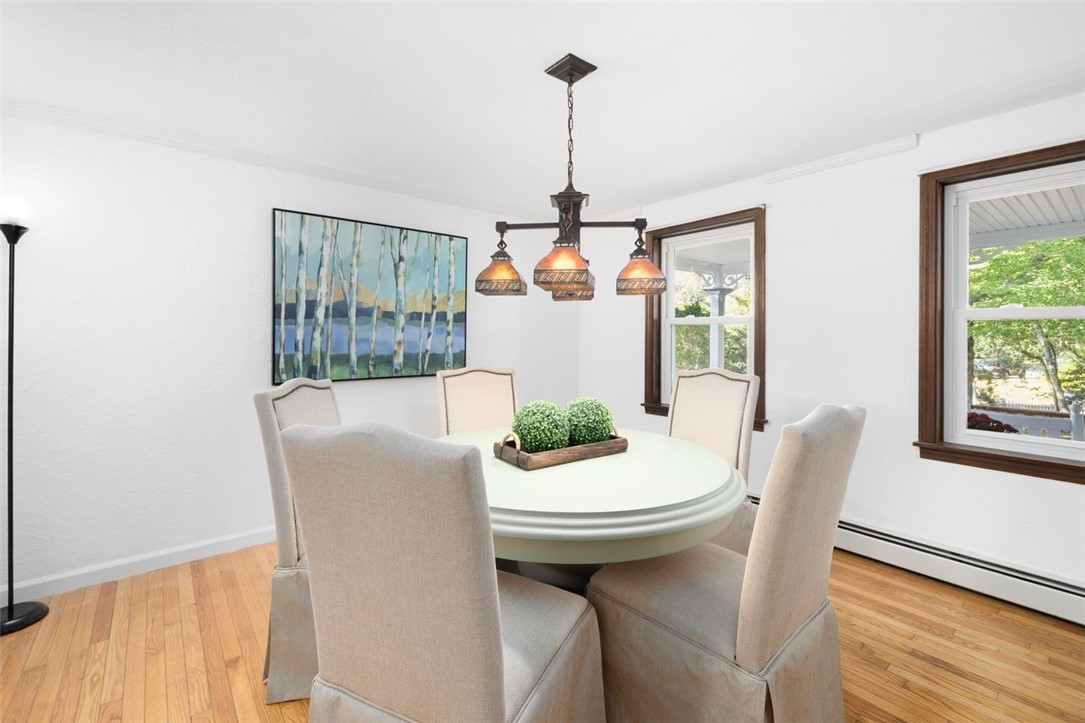 South Kingstown, Rhode Island, 02879, United States, 3 Bedrooms Bedrooms, ,2 BathroomsBathrooms,Residential,For Sale,1987683