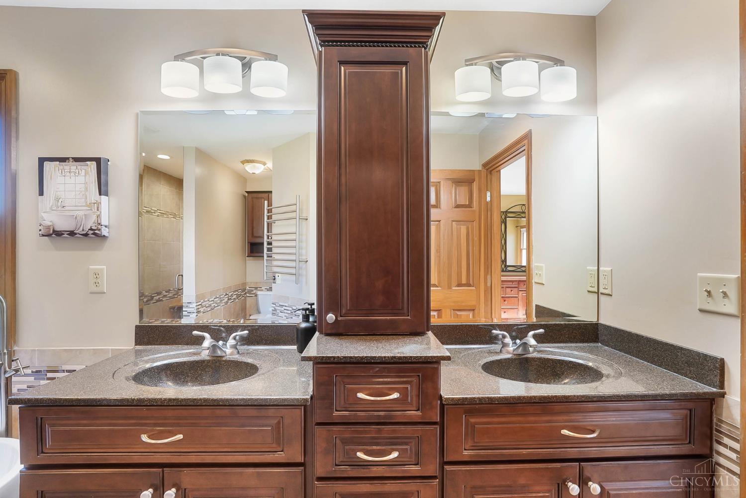 Hamilton, Ohio, 45013, United States, 4 Bedrooms Bedrooms, ,4 BathroomsBathrooms,Residential,For Sale,2000697