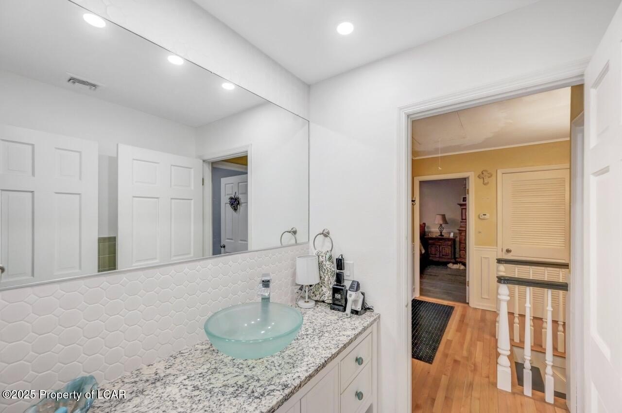 Sugarloaf, Pennsylvania, 18249, United States, 4 Bedrooms Bedrooms, ,3 BathroomsBathrooms,Residential,For Sale,1996756