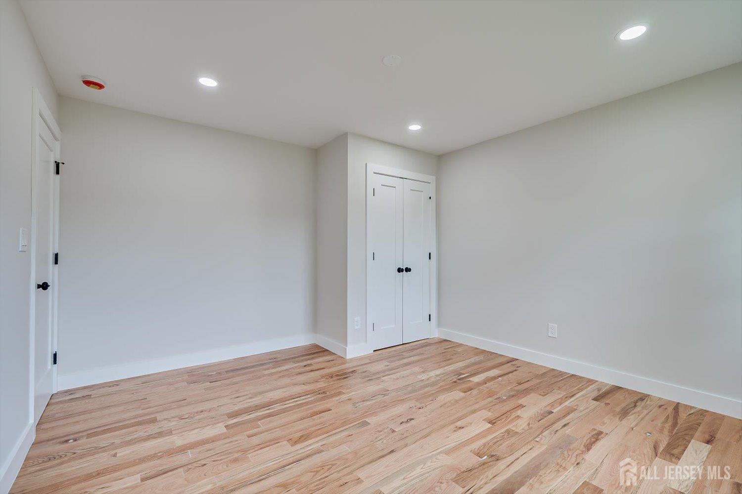 Piscataway, New Jersey, 08854, United States, 5 Bedrooms Bedrooms, ,3 BathroomsBathrooms,Residential,For Sale,2048679