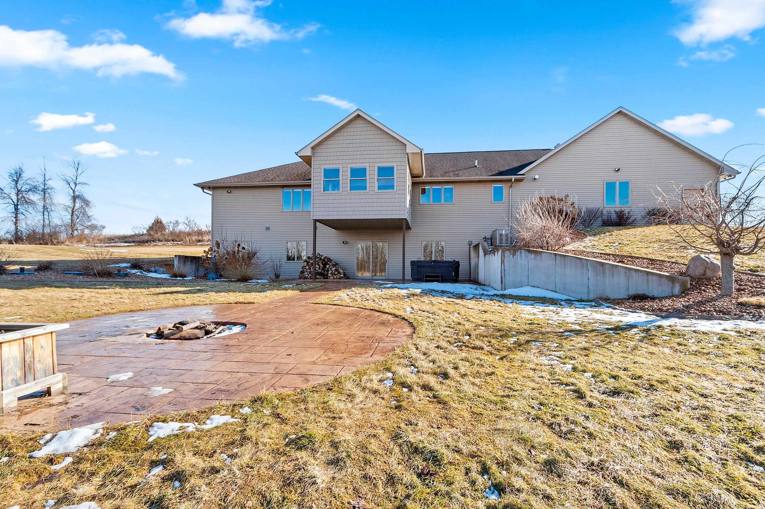 Black Creek, Wisconsin, 54106, United States, 4 Bedrooms Bedrooms, ,4 BathroomsBathrooms,Residential,For Sale,2009234