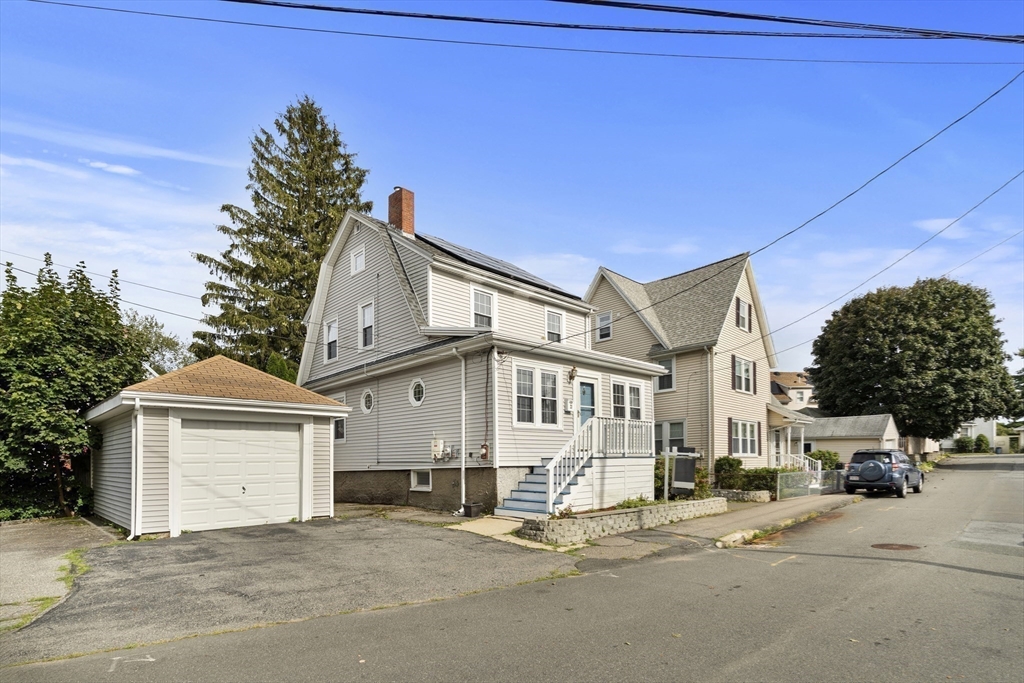 Lynn, Massachusetts, 01904, United States, 2 Bedrooms Bedrooms, ,1 BathroomBathrooms,Residential,For Sale,1943245