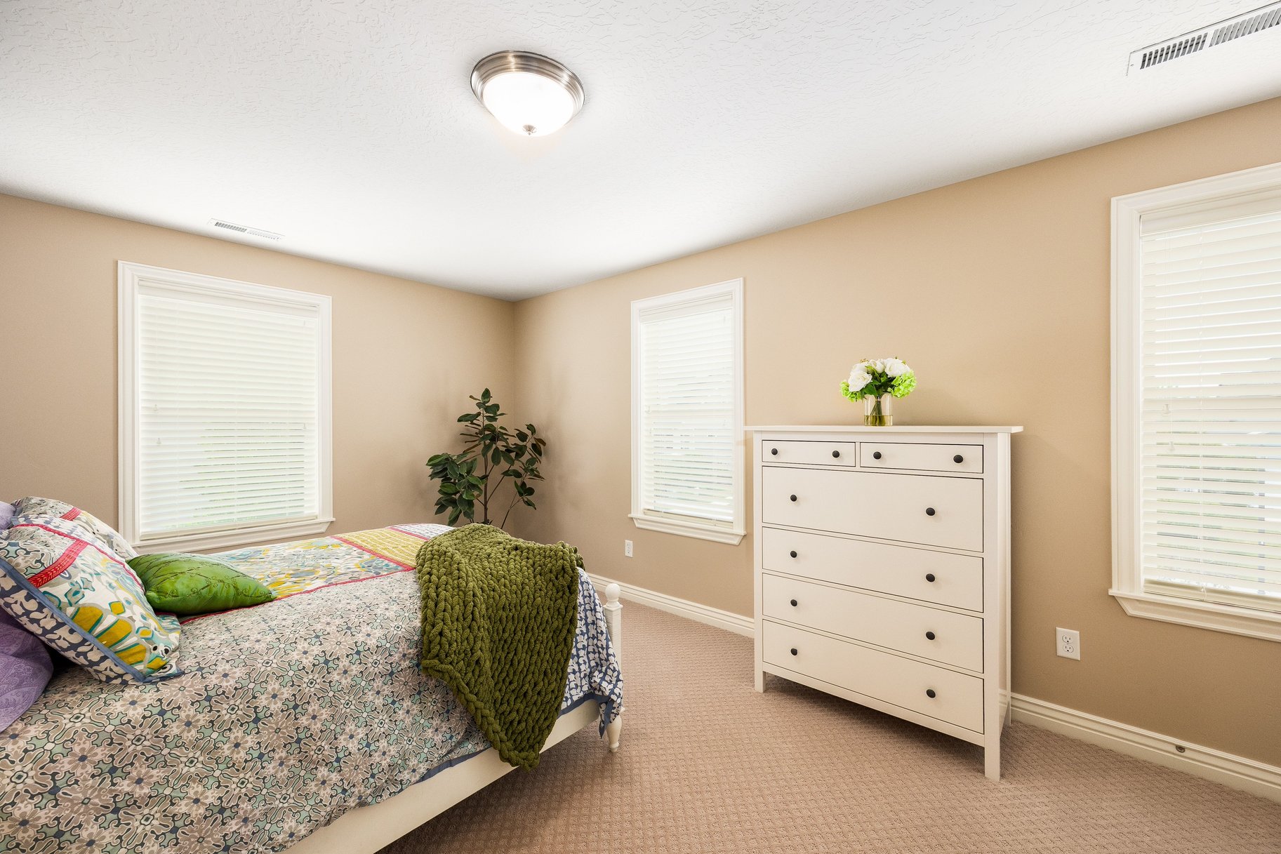  Rare North Shore Gem on One of Daybreak