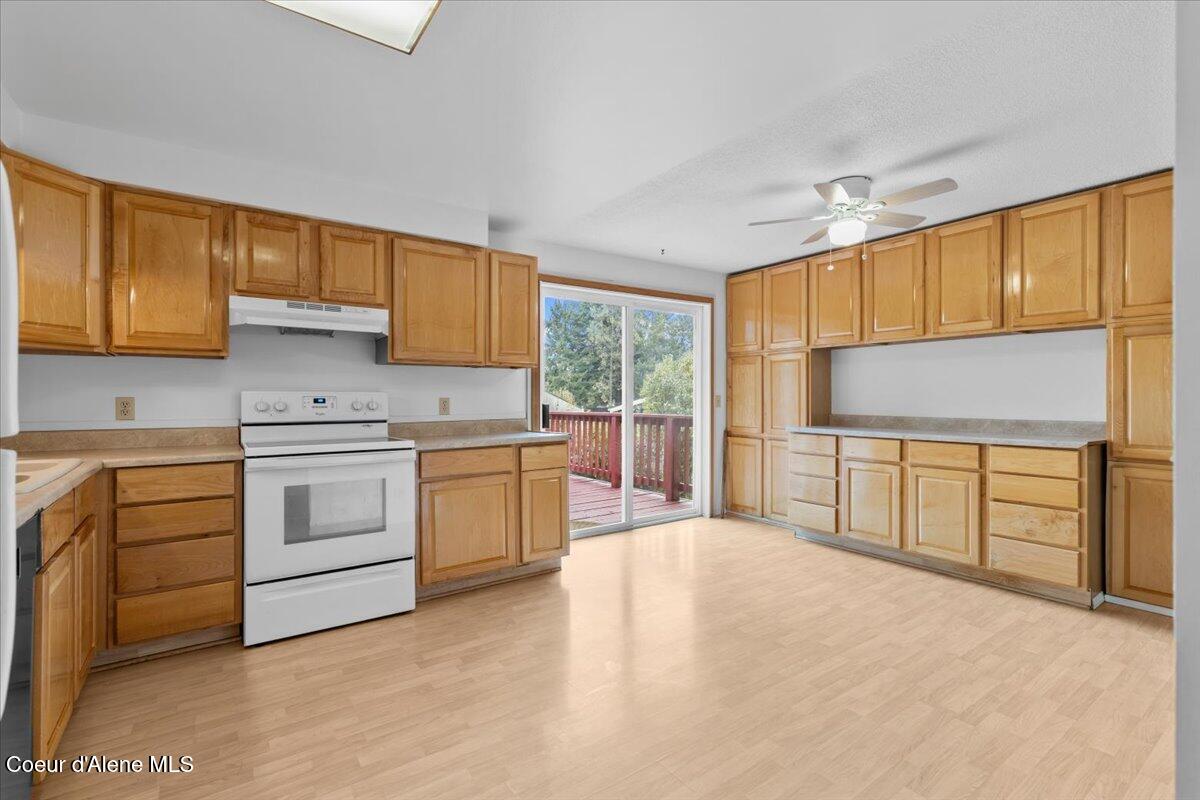 Hayden, Idaho, 83835, United States, 4 Bedrooms Bedrooms, ,Residential,For Sale,1989335