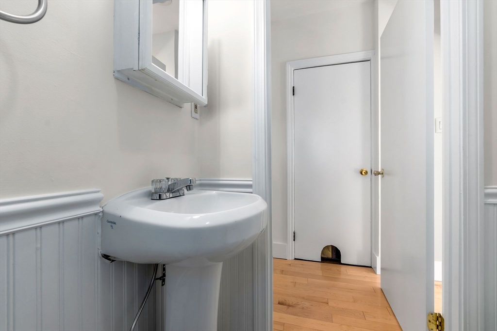 Danvers, Massachusetts, 01923, United States, 3 Bedrooms Bedrooms, ,2 BathroomsBathrooms,Residential,For Sale,1961662