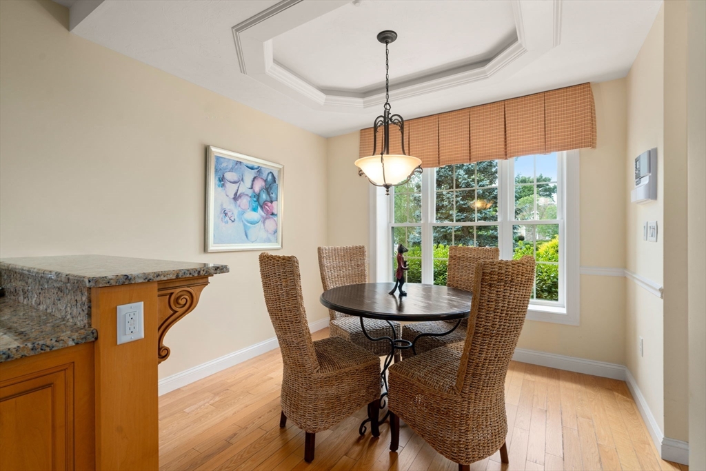 Topsfield, Massachusetts, 01983, United States, 3 Bedrooms Bedrooms, ,4 BathroomsBathrooms,Residential,For Sale,1919472