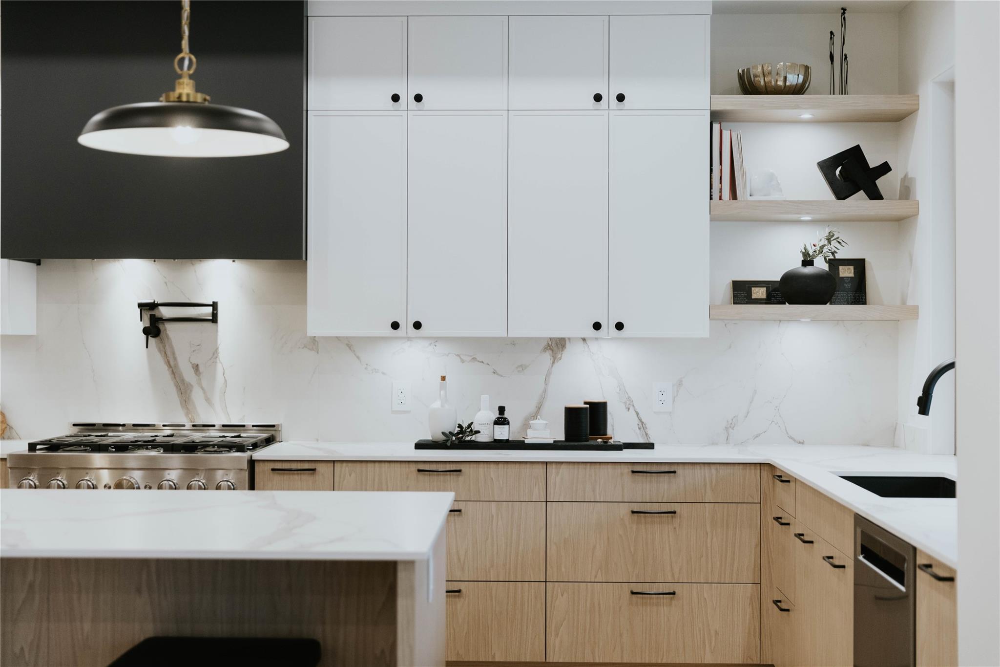 KELOWNA, British Columbia, V1W 0C4, CA, 5 Bedrooms Bedrooms, ,4 BathroomsBathrooms,Residential,For Sale,1960562