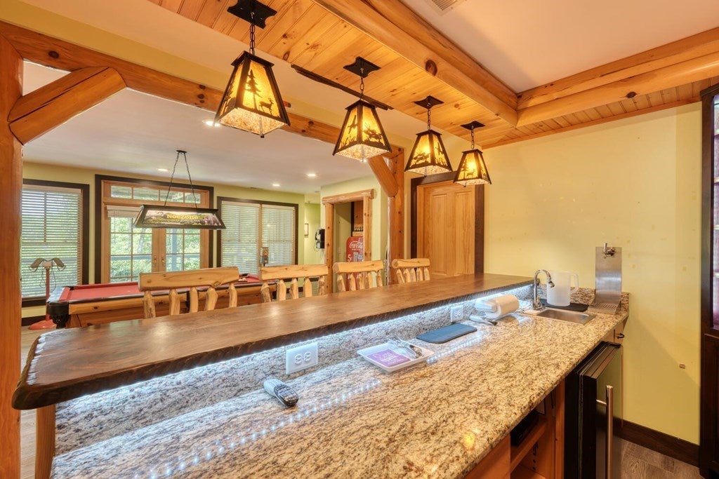 Blairsville, Georgia, 30512, United States, 5 Bedrooms Bedrooms, ,6 BathroomsBathrooms,Residential,For Sale,1901332