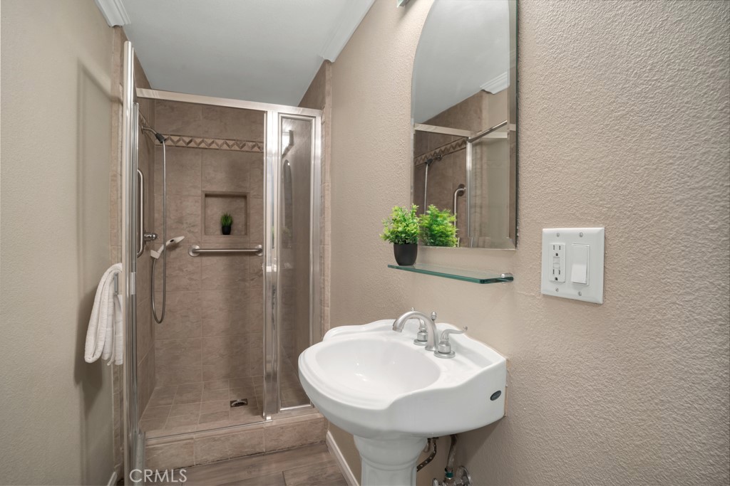 Woodland Hills, California, 91367, United States, 2 Bedrooms Bedrooms, ,3 BathroomsBathrooms,Residential,For Sale,1920124