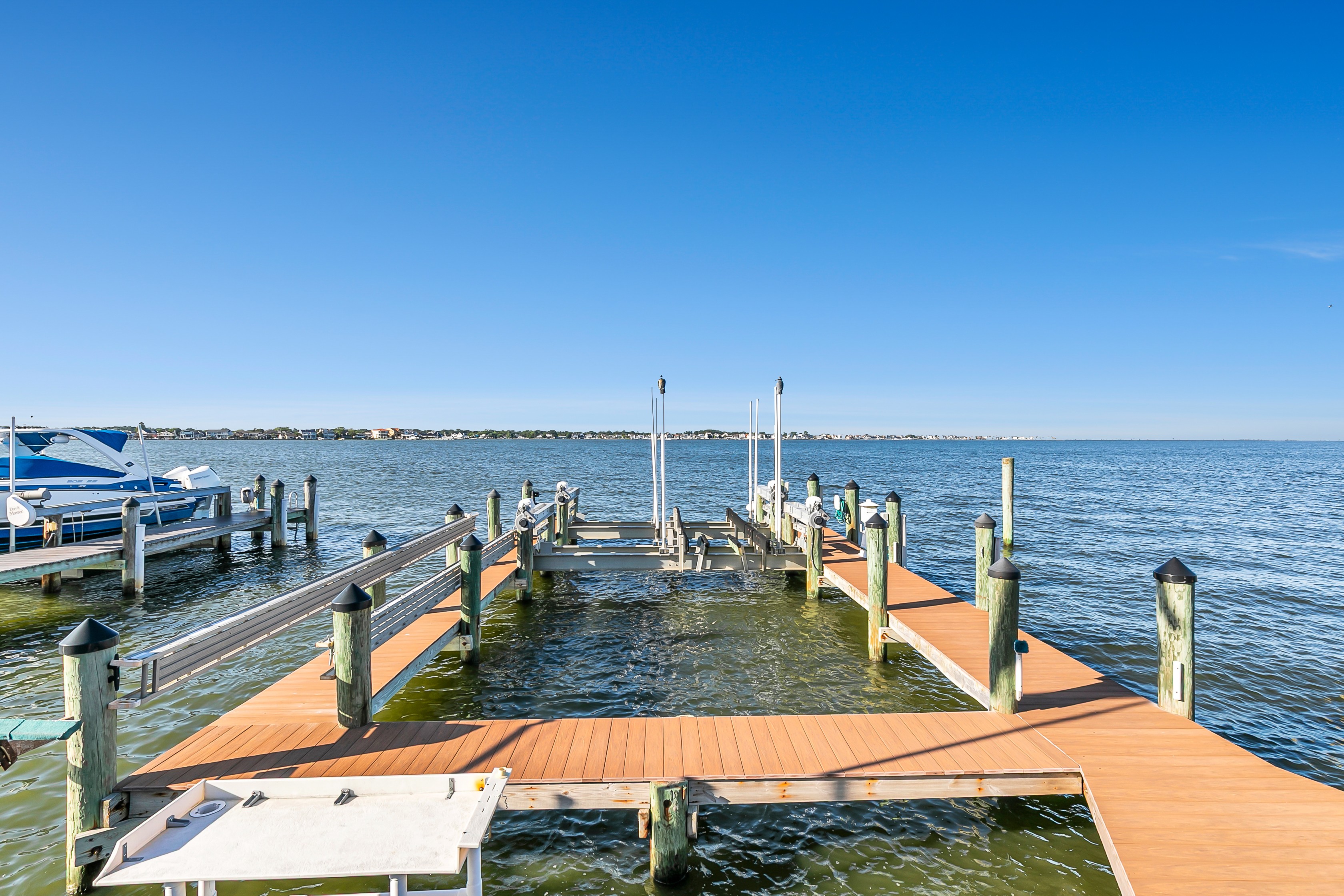  A Rare Bayfront Retreat on Silver Bay - 物件實景