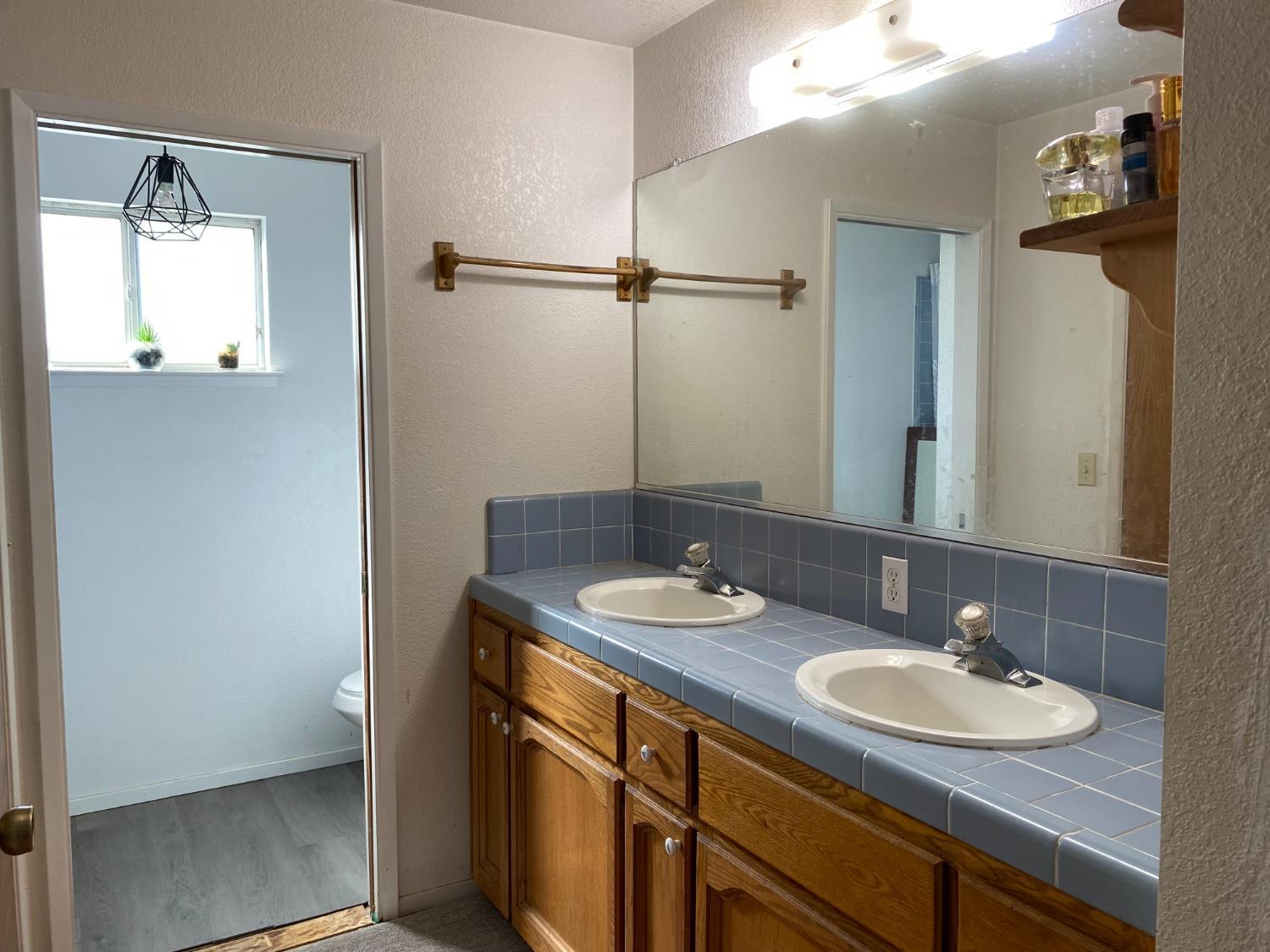 Coarsegold, California, 93614, United States, 4 Bedrooms Bedrooms, ,3 BathroomsBathrooms,Residential,For Sale,1943274