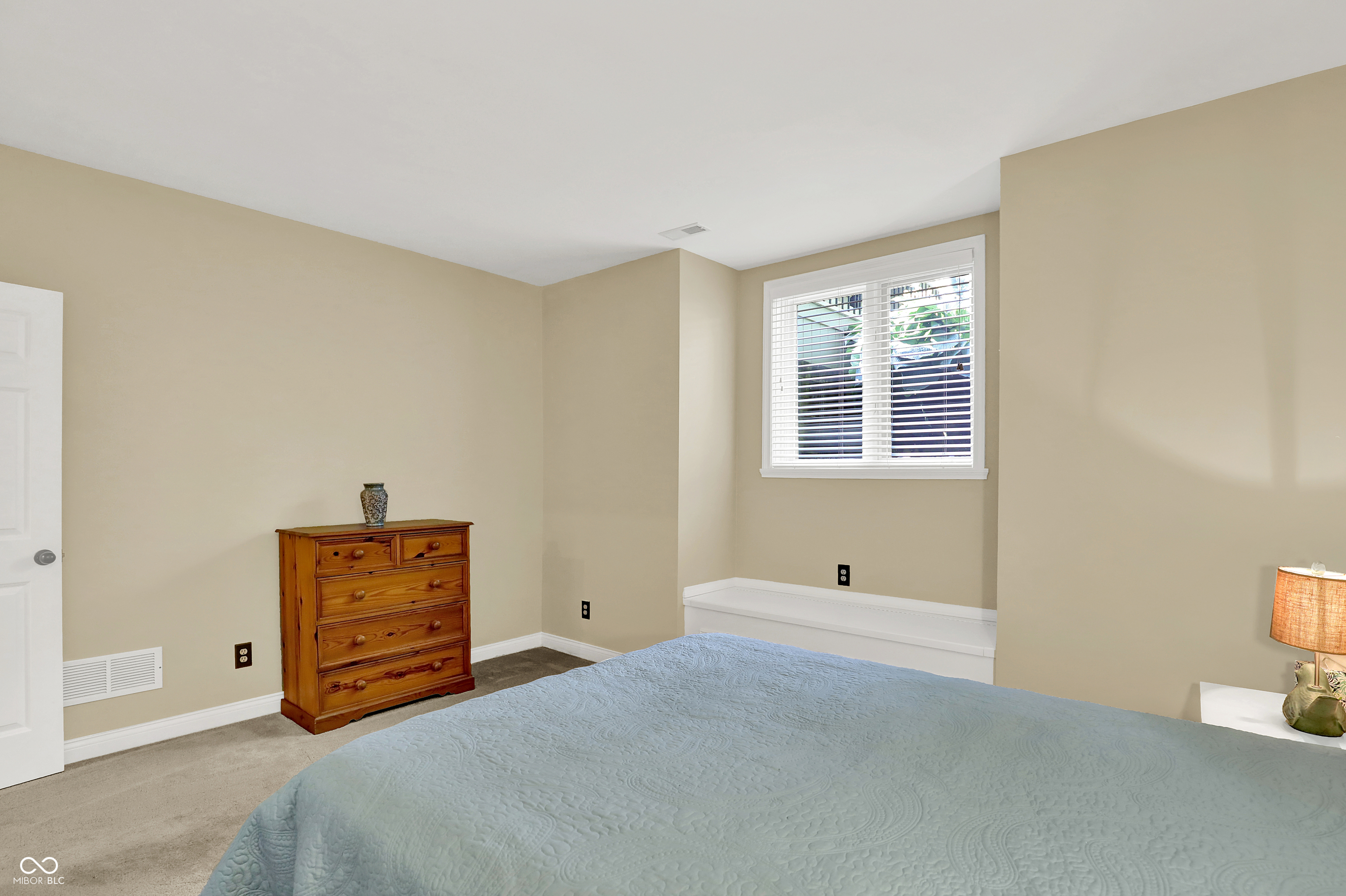 Zionsville, Indiana, 46077, United States, 5 Bedrooms Bedrooms, ,5 BathroomsBathrooms,Residential,For Sale,1978641