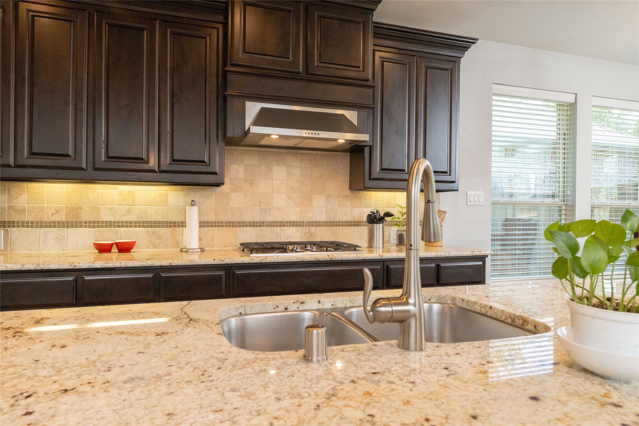 Lantana, Texas, 76226, United States, 3 Bedrooms Bedrooms, ,4 BathroomsBathrooms,Residential,For Sale,1902225
