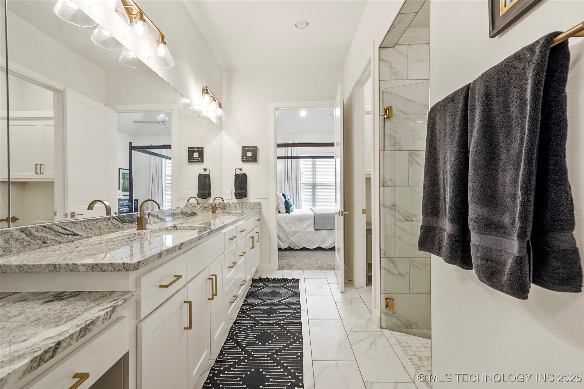 Tulsa, Oklahoma, 74132, United States, 2 Bedrooms Bedrooms, ,2 BathroomsBathrooms,Residential,For Sale,1926160