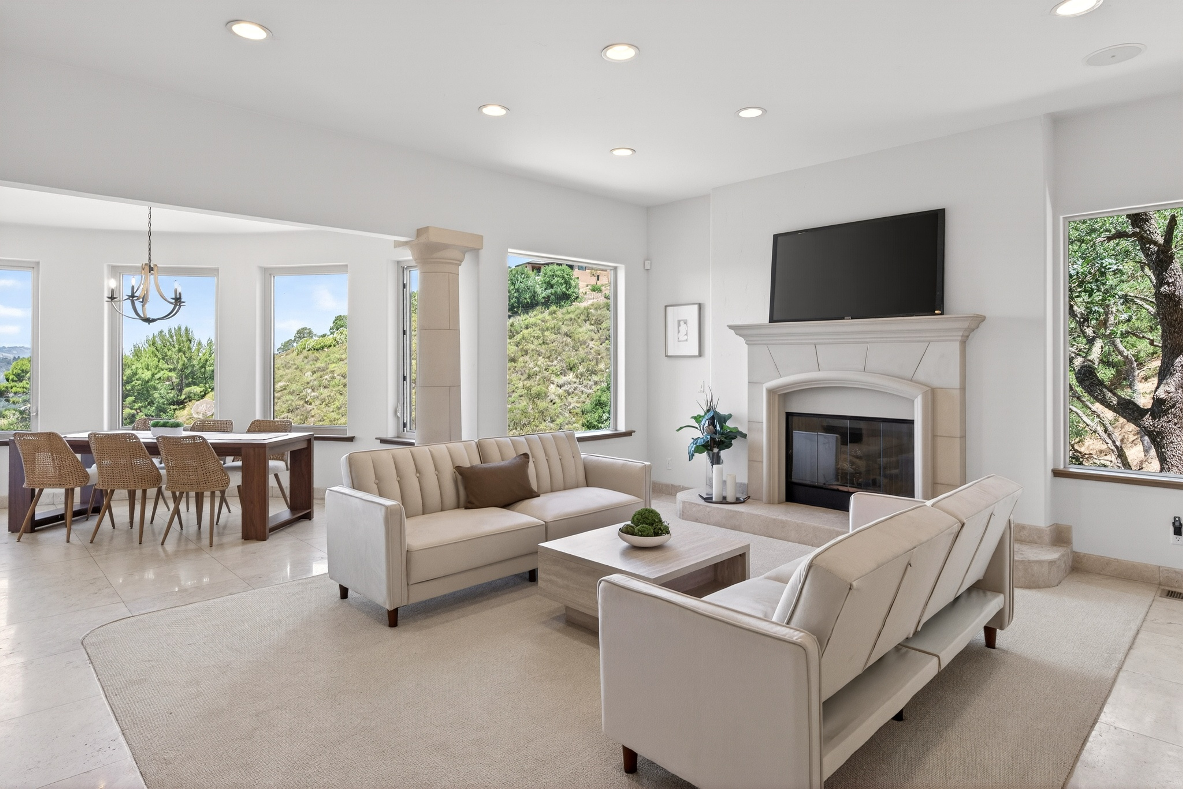  An Extraordinary Round Hill Estate Defined by Privacy, Views, and Sophistication - 物件實景