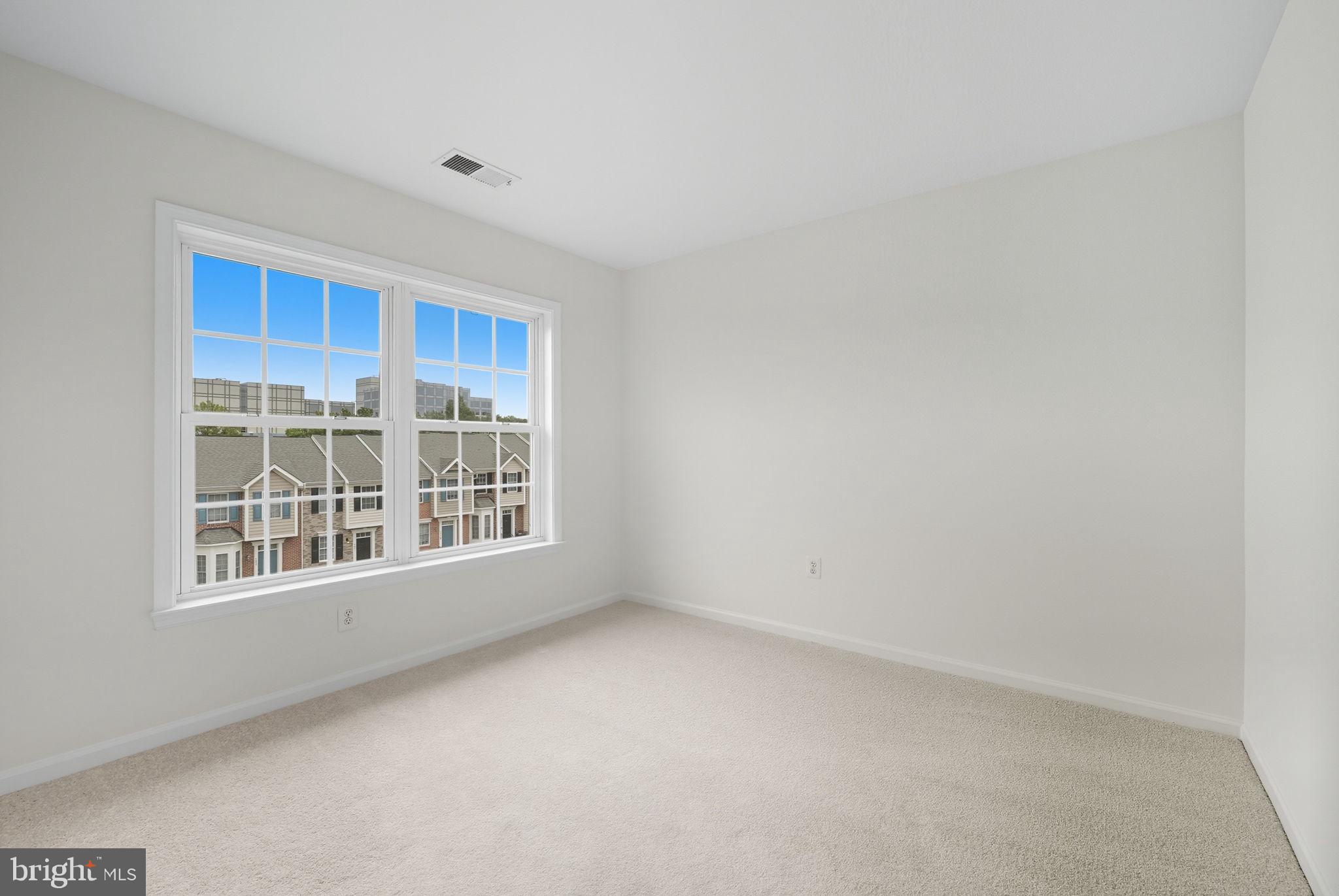 Fairfax, Virginia, 22033, United States, 3 Bedrooms Bedrooms, ,4 BathroomsBathrooms,Residential,For Sale,1975238