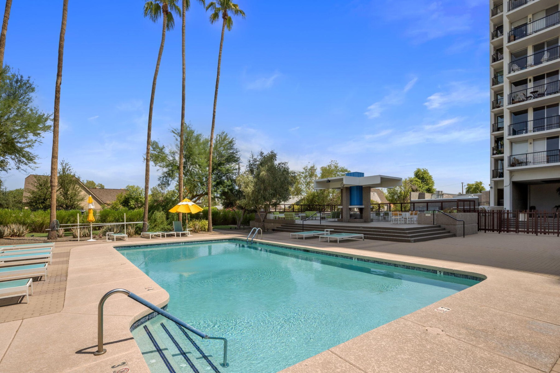  2323 N Central Ave¦Phoenix, AZ - 物件實景