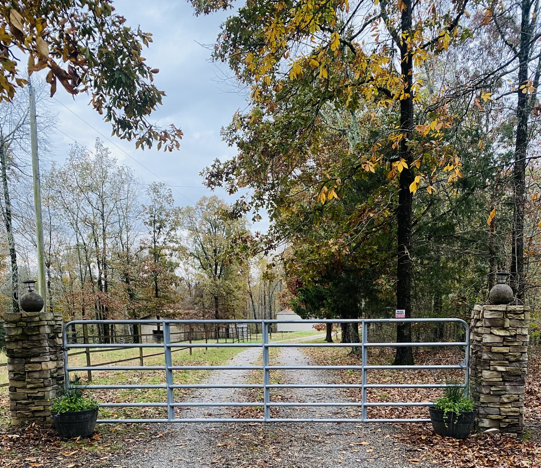 Mc Ewen, Tennessee, 37101, United States, 4 Bedrooms Bedrooms, ,3 BathroomsBathrooms,Residential,For Sale,1982794