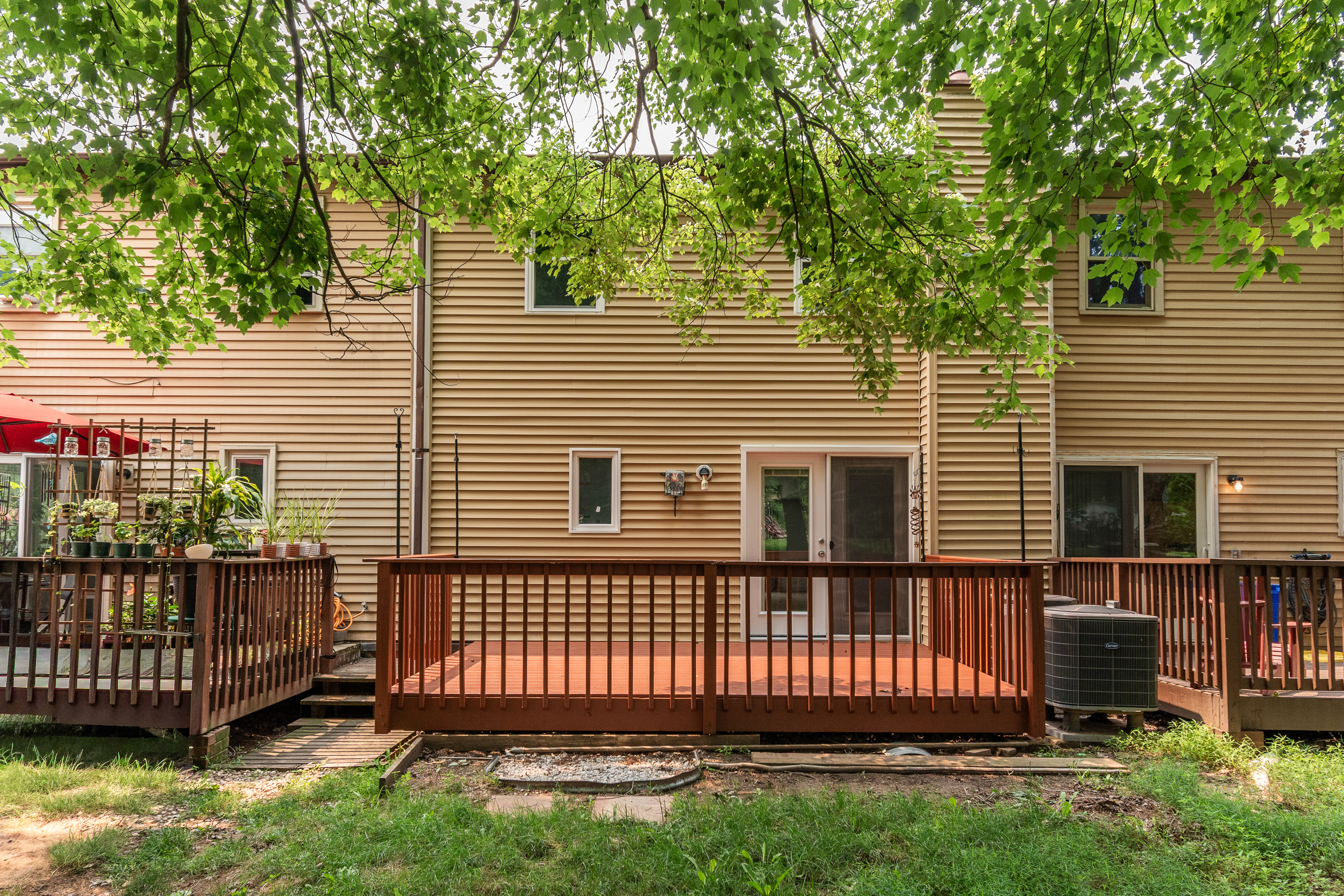  Stylish Three-Bedroom Townhome Near Shops, Dining and SEPTA - 物件實景