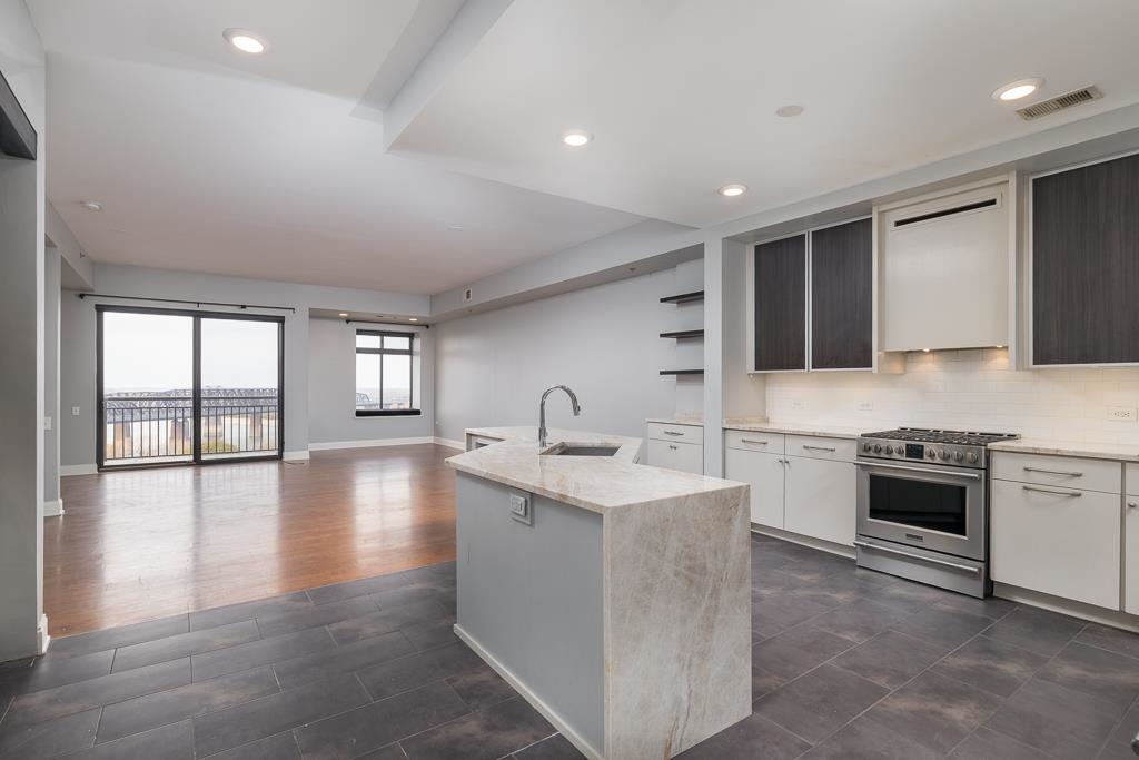 Memphis, Tennessee, 38103, United States, 3 Bedrooms Bedrooms, ,3 BathroomsBathrooms,Residential,For Sale,1996915