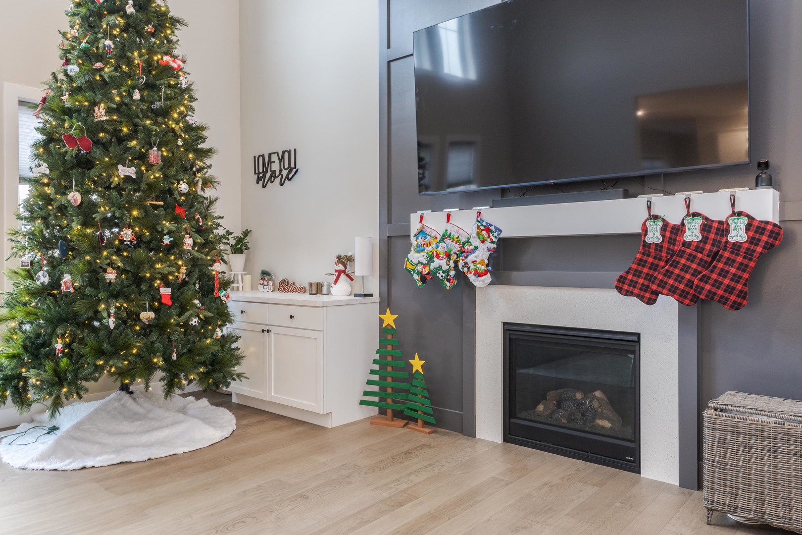 Bloomington, Illinois, 61705, United States, 4 Bedrooms Bedrooms, ,4 BathroomsBathrooms,Residential,For Sale,1996061