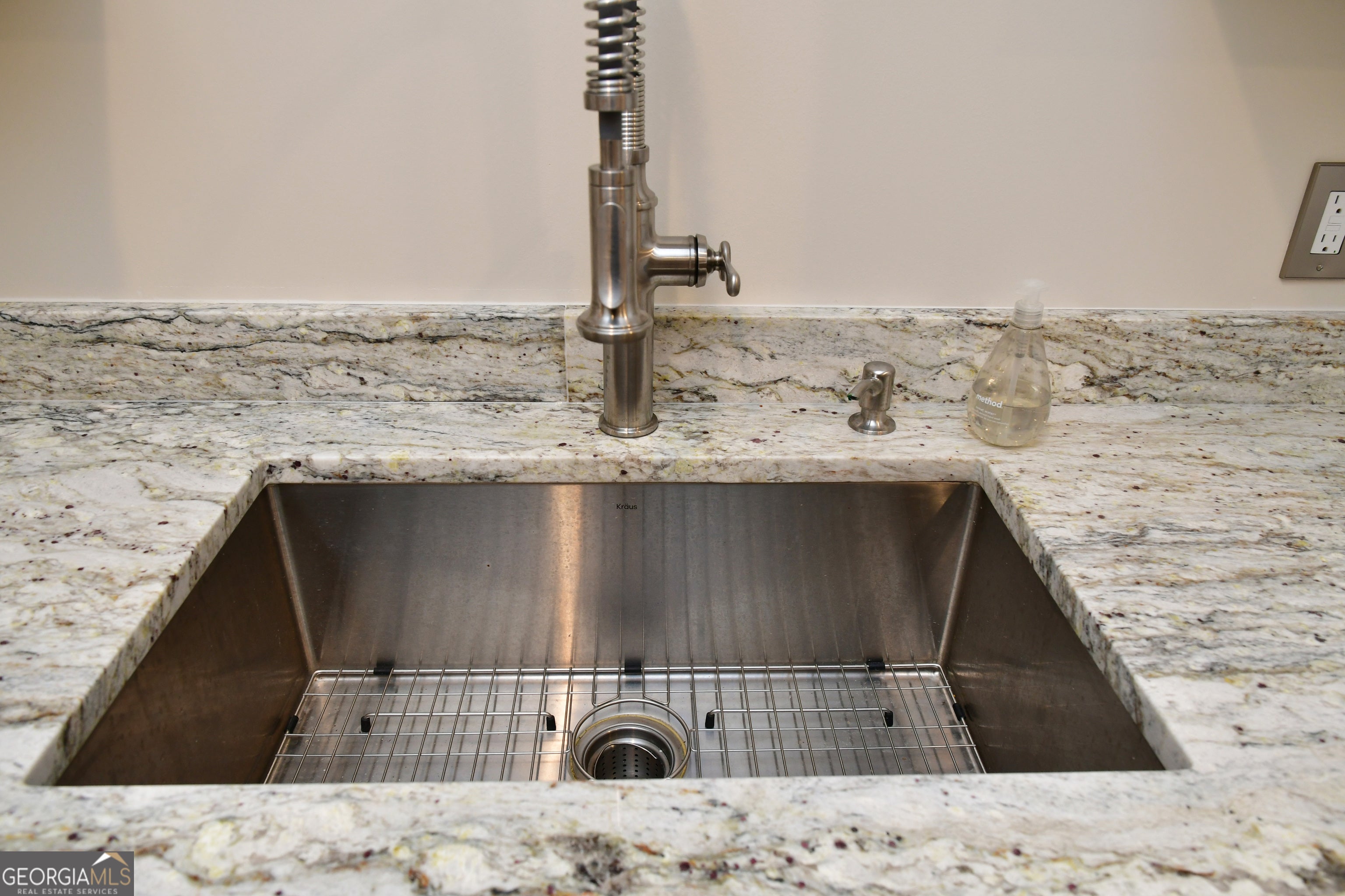 Hoschton, Georgia, 30548, United States, 5 Bedrooms Bedrooms, ,4 BathroomsBathrooms,Residential,For Sale,1992517