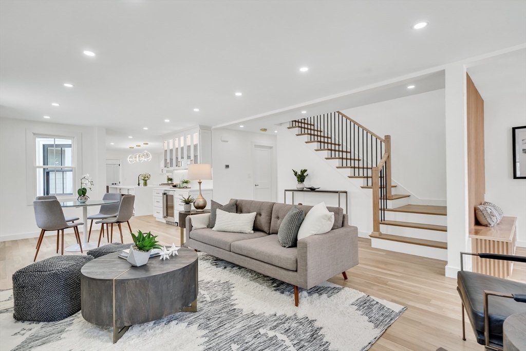 Cambridge, Massachusetts, 02139, United States, 4 Bedrooms Bedrooms, ,5 BathroomsBathrooms,Residential,For Sale,1891277