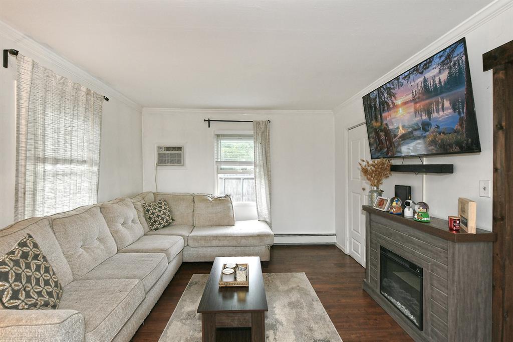 Levittown, New York, 11756, United States, 4 Bedrooms Bedrooms, ,1 BathroomBathrooms,Residential,For Sale,1984433