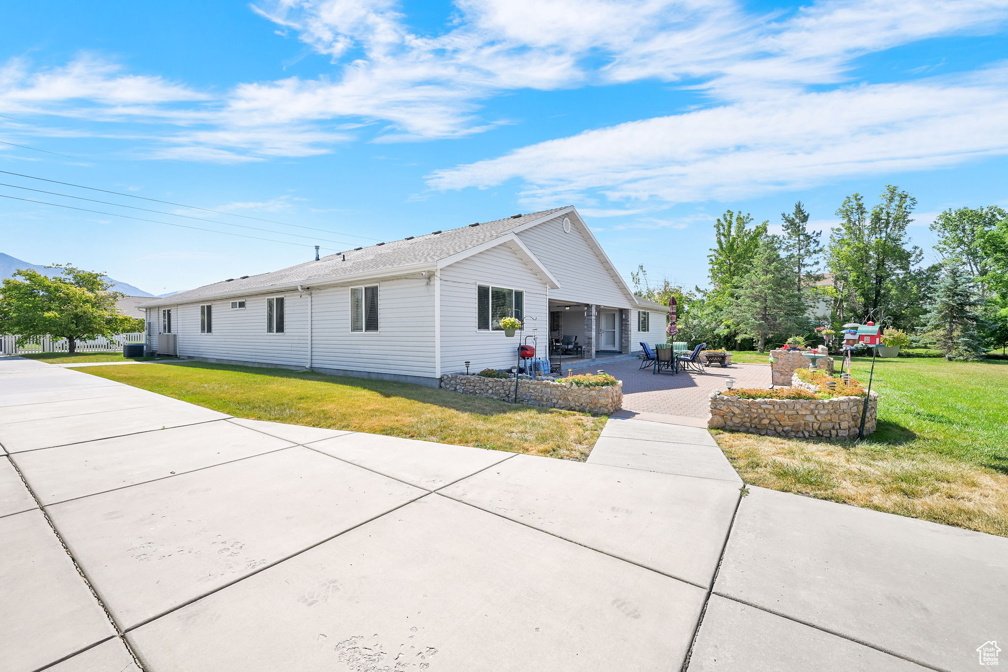 Farr West, Utah, 84404, United States, 4 Bedrooms Bedrooms, ,3 BathroomsBathrooms,Residential,For Sale,1865277