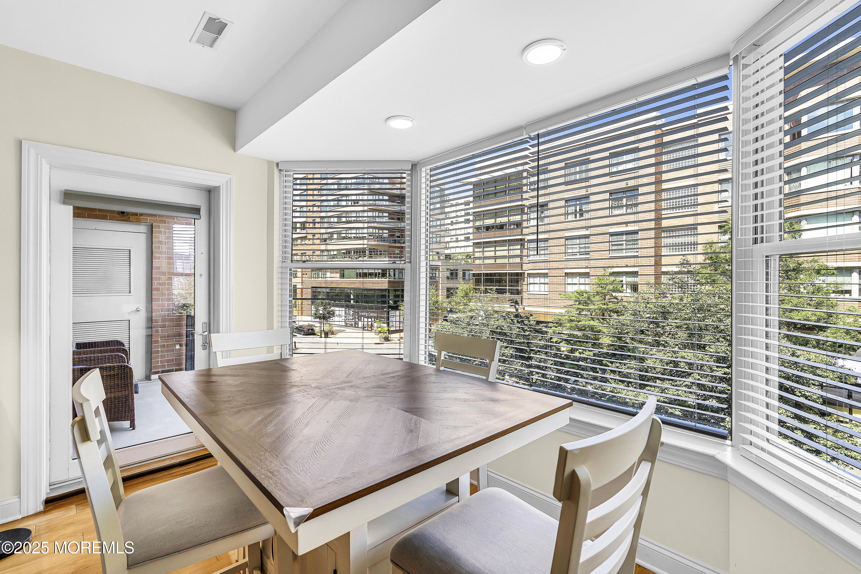 West New York, New Jersey, 07093, United States, 2 Bedrooms Bedrooms, ,2 BathroomsBathrooms,Residential,For Sale,1928927