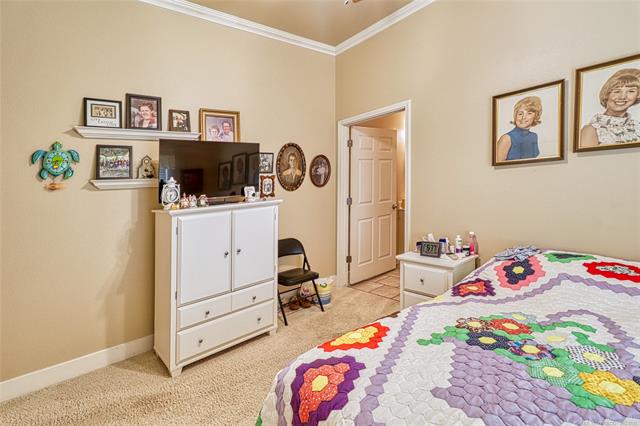 Eufaula, Oklahoma, 74432, United States, 3 Bedrooms Bedrooms, ,4 BathroomsBathrooms,Residential,For Sale,1976546