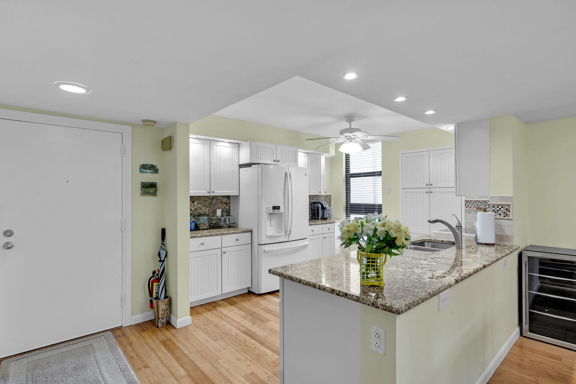 MARATHON, Florida, 33050, United States, 3 Bedrooms Bedrooms, ,2 BathroomsBathrooms,Residential,For Sale,1696068