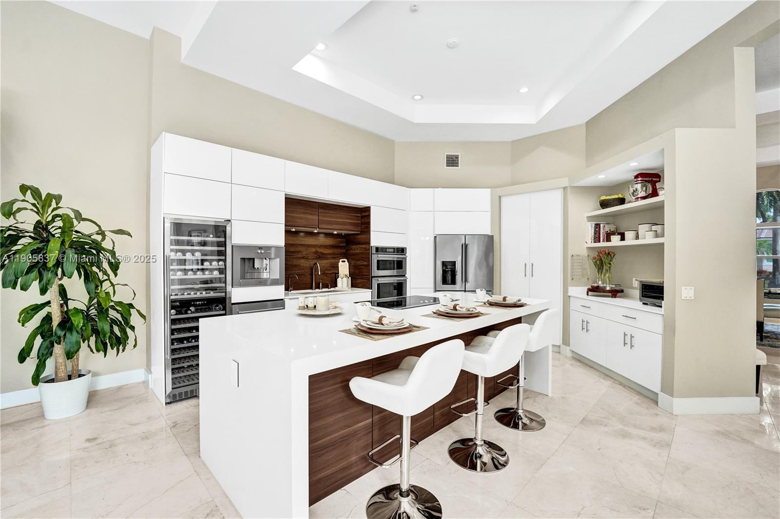 Weston, Florida, 33327, United States, 5 Bedrooms Bedrooms, ,3 BathroomsBathrooms,Residential,For Sale,1991859