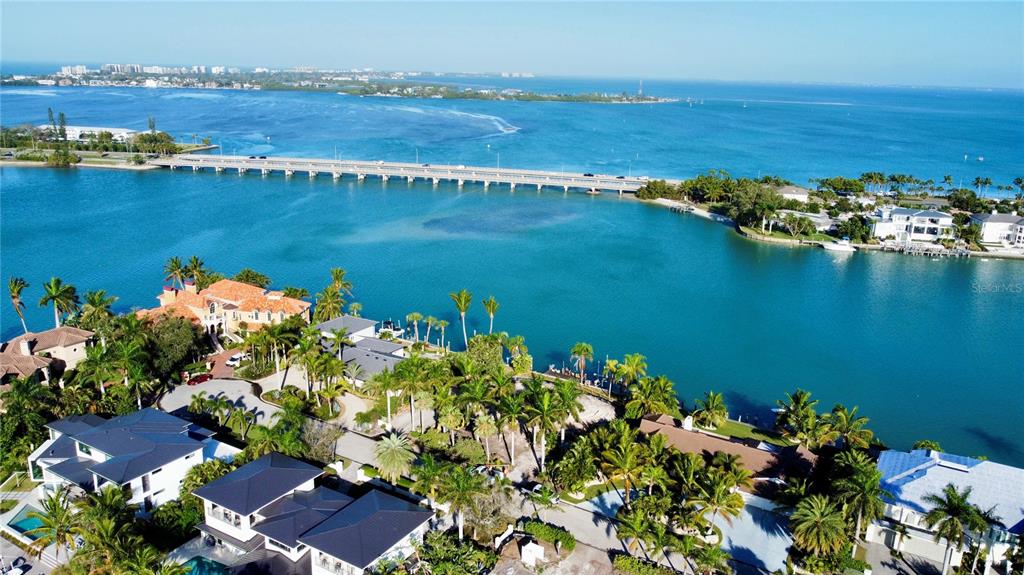 109 N Warbler Lane, Sarasota, Florida, 34236, United States, 4 Bedrooms Bedrooms, ,5 BathroomsBathrooms,Residential,For Sale,109 N Warbler Lane,1682653
