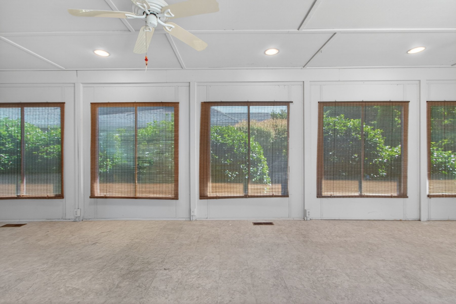  18609 Broadfield Drive - 物件實景