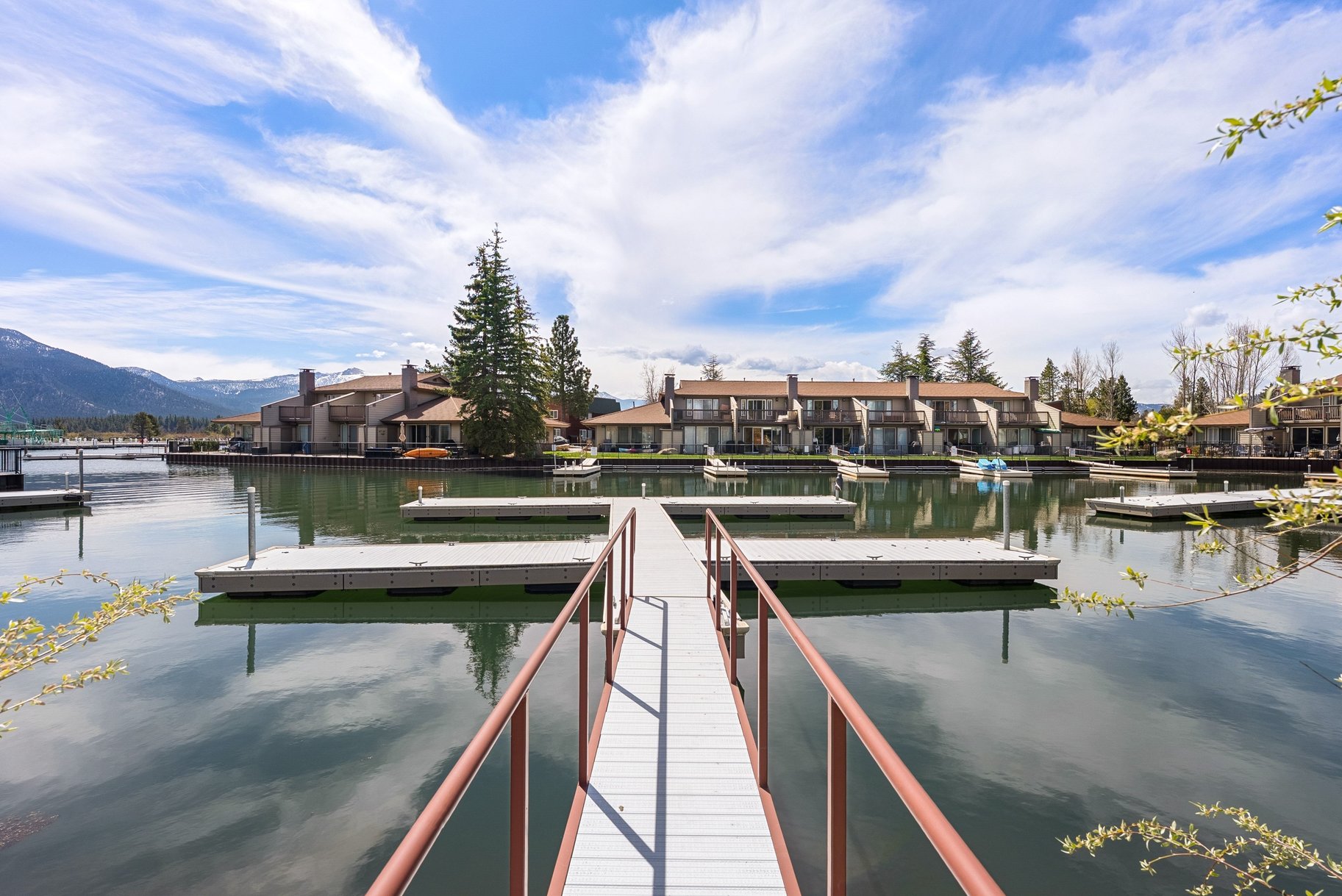  Lakeview Tahoe Keys Turnkey Townhome - 物件實景