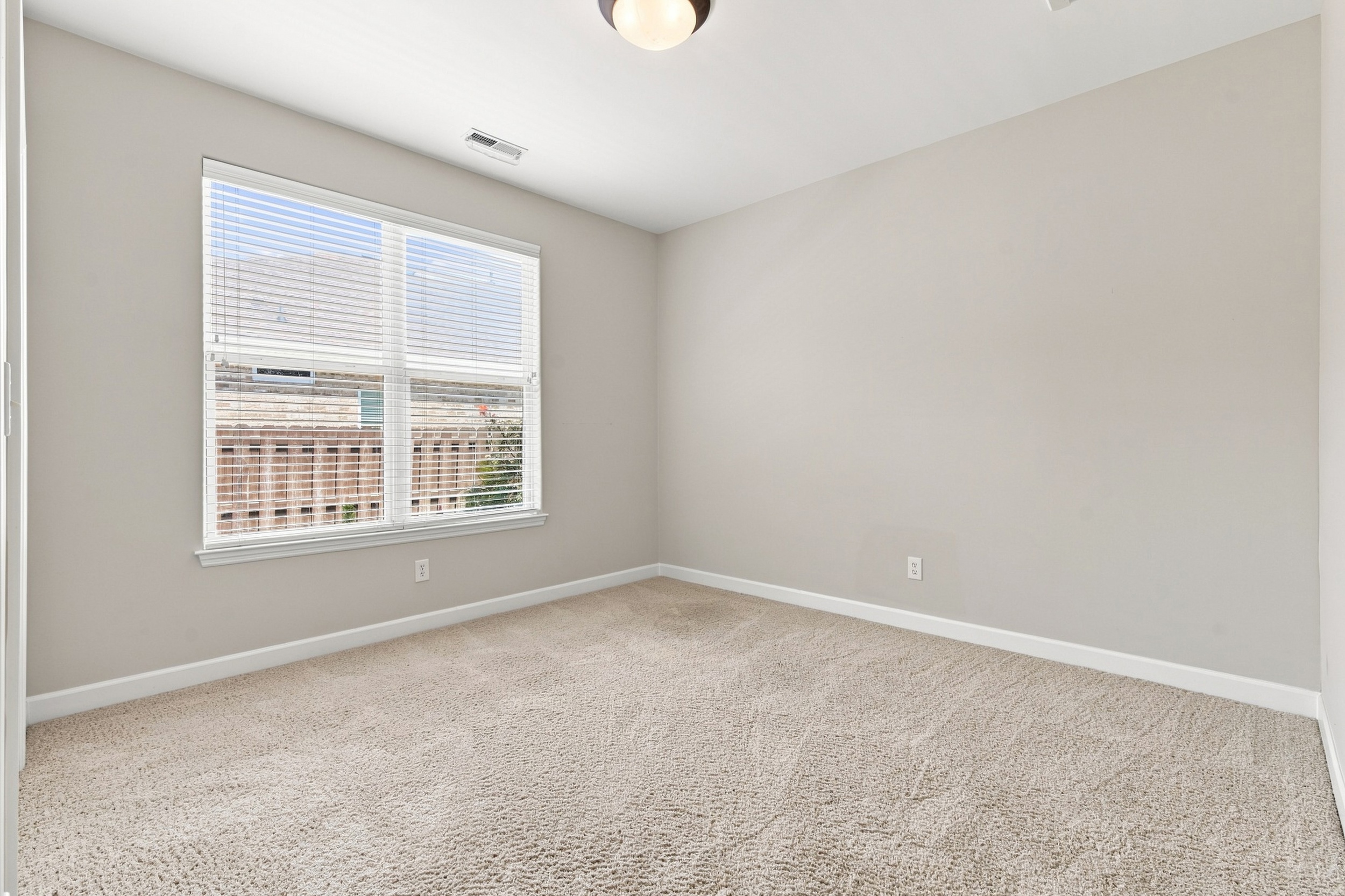  8305 Anslee Way NW - 物件實景