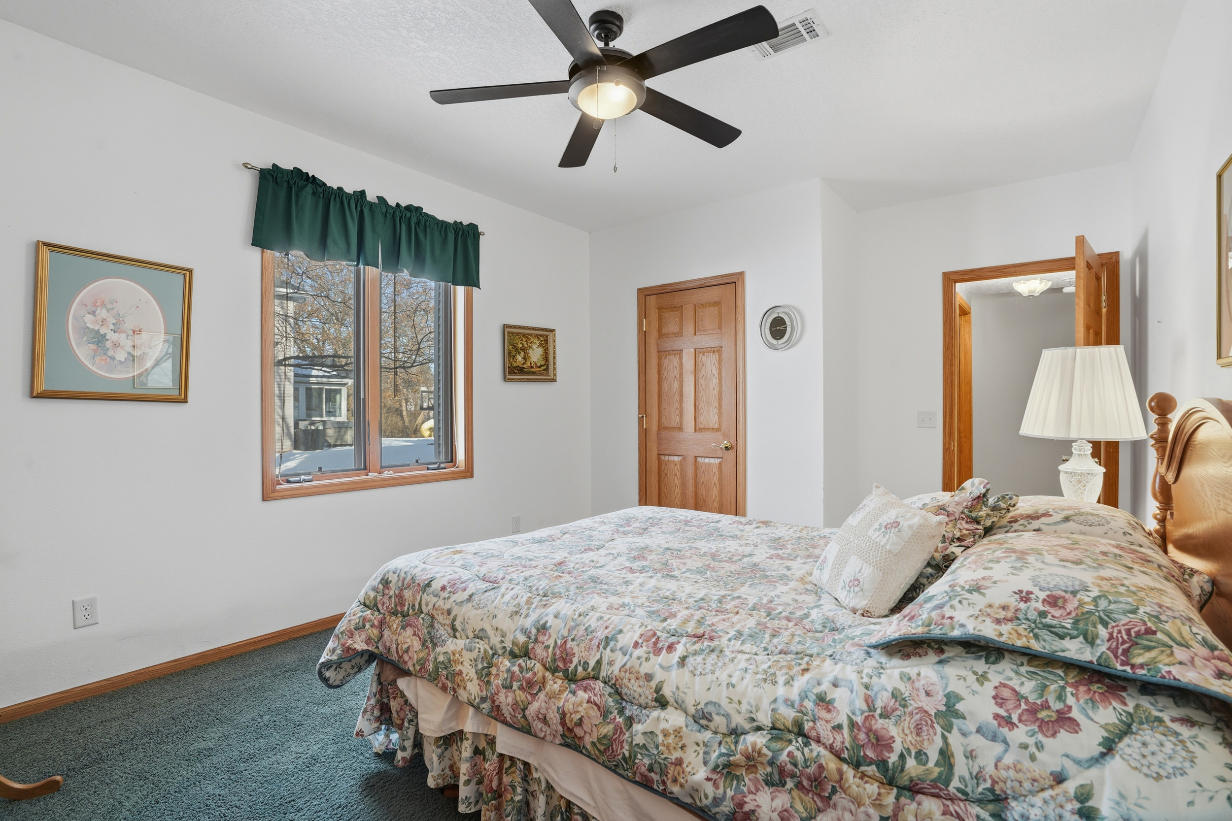 Washington, Iowa, 52353, United States, 5 Bedrooms Bedrooms, ,3 BathroomsBathrooms,Residential,For Sale,2008132