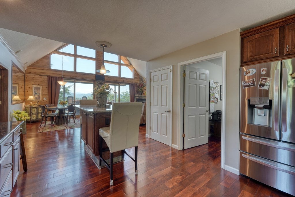 Hayesville, North Carolina, 28904, United States, 3 Bedrooms Bedrooms, ,4 BathroomsBathrooms,Residential,For Sale,1919513