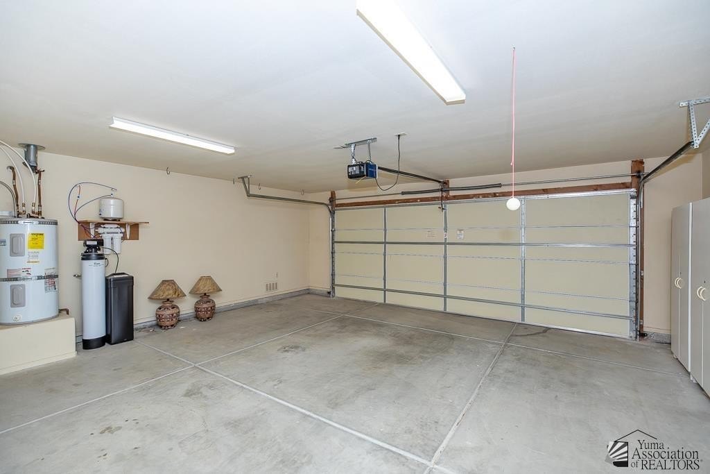 Yuma, Arizona, 85367, United States, 3 Bedrooms Bedrooms, ,2 BathroomsBathrooms,Residential,For Sale,1976192