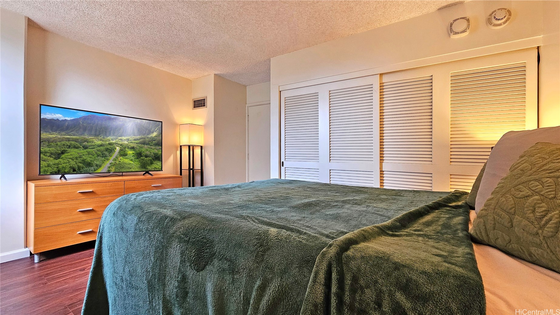 Honolulu, Hawaii, 96815, United States, 2 Bedrooms Bedrooms, ,2 BathroomsBathrooms,Residential,For Sale,1998100