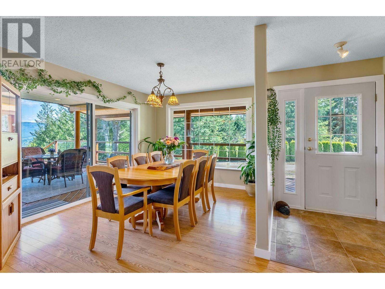 SALMON ARM, British Columbia, V1E 3A4, CA, 4 Bedrooms Bedrooms, ,2 BathroomsBathrooms,Residential,For Sale,1838776