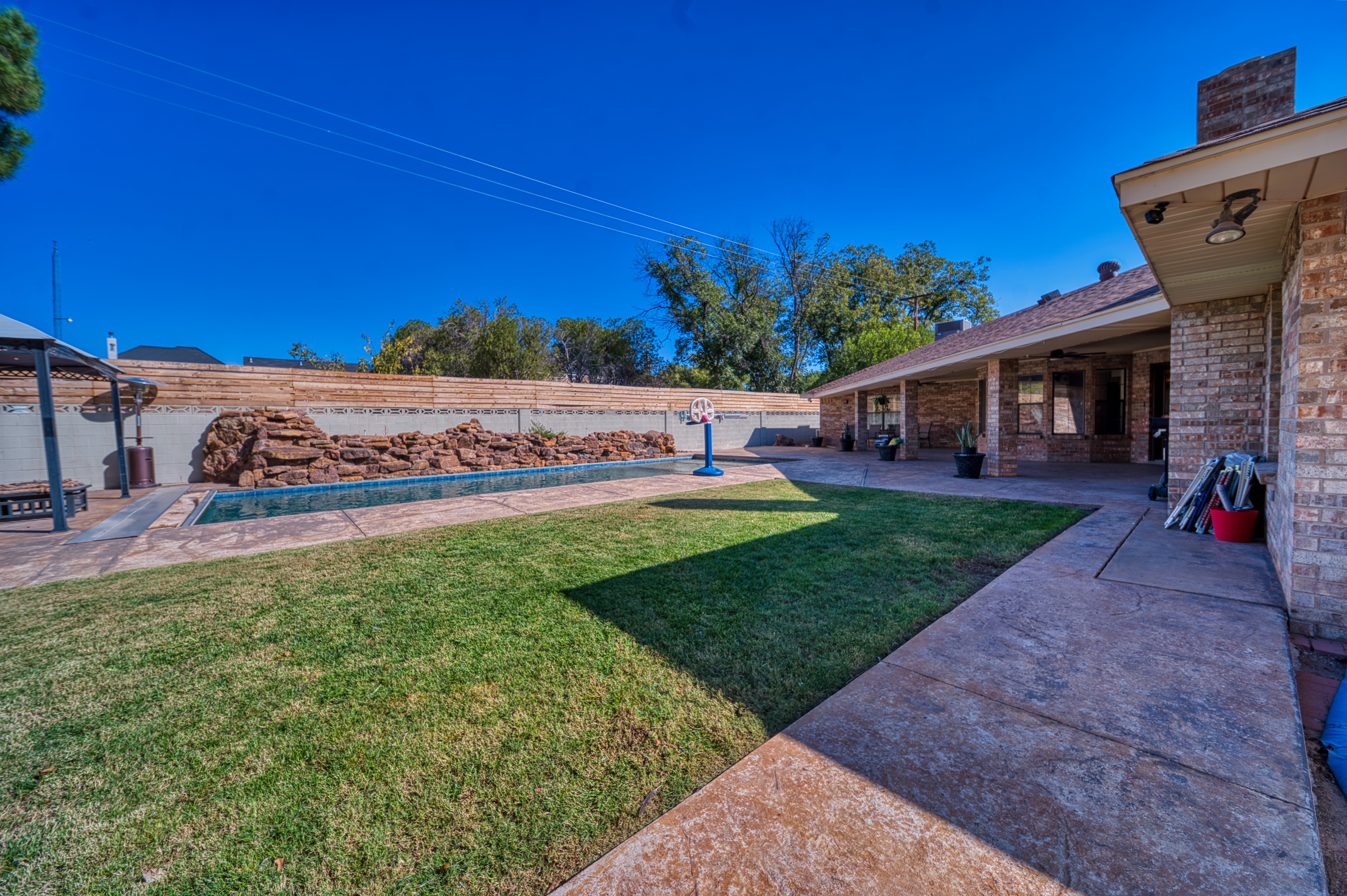 Carlsbad, New Mexico, 88220, United States, 4 Bedrooms Bedrooms, ,3 BathroomsBathrooms,Residential,For Sale,1974897