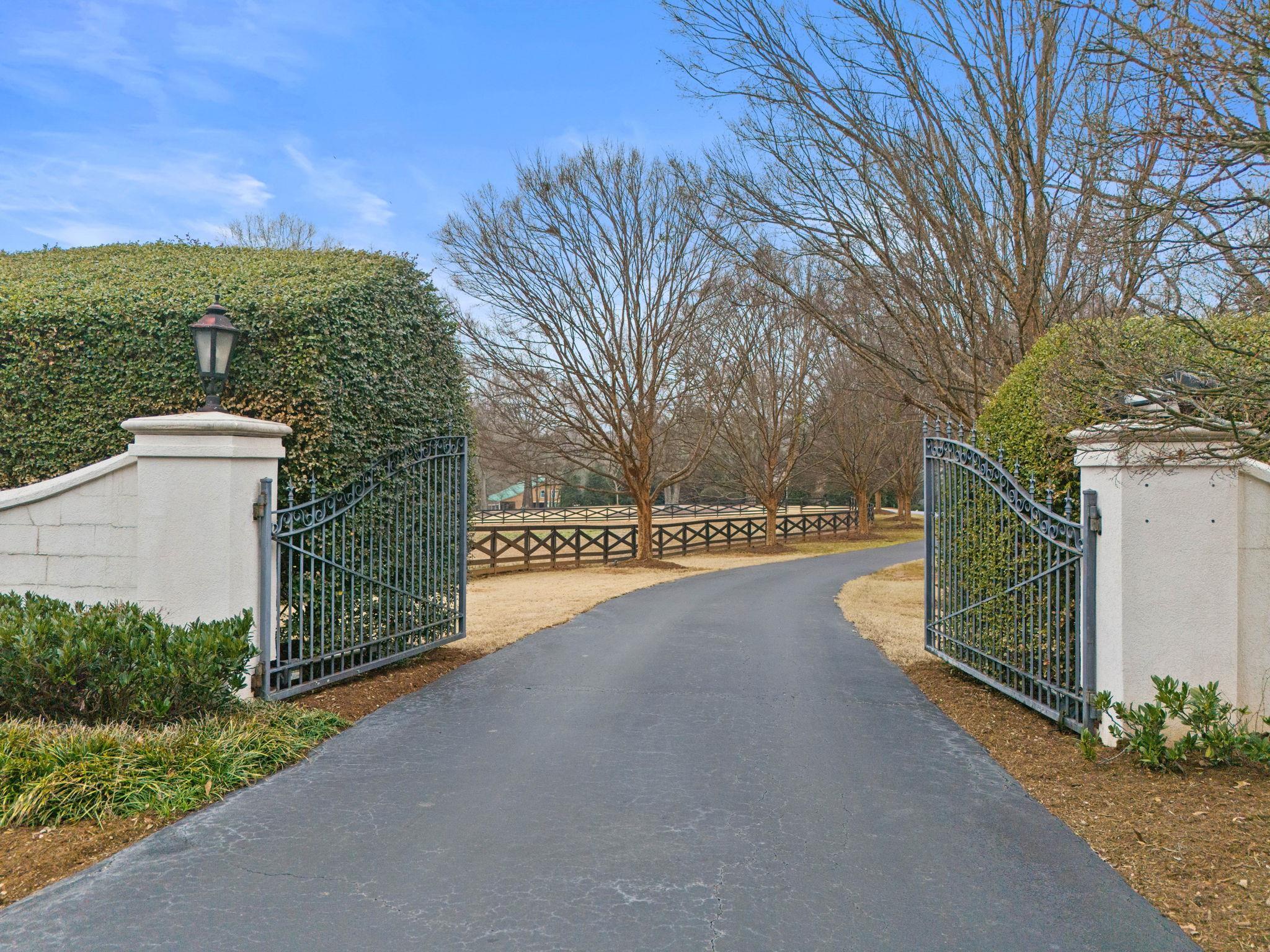 Spartanburg, South Carolina, 29301, United States, 5 Bedrooms Bedrooms, ,7 BathroomsBathrooms,Residential,For Sale,2008167