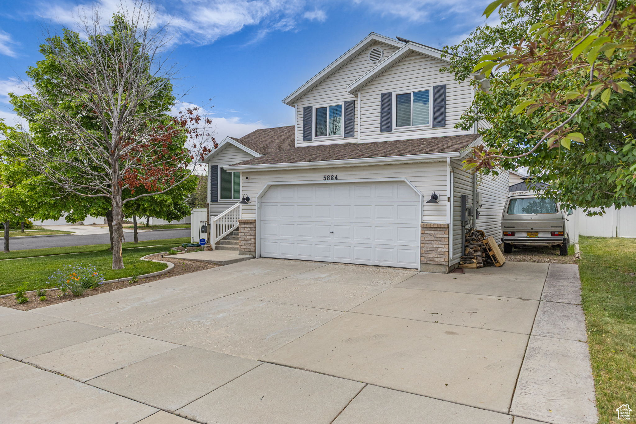 Salt Lake City, Utah, 84118, United States, 4 Bedrooms Bedrooms, ,2 BathroomsBathrooms,Residential,For Sale,1818748