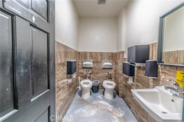 East Los Angeles, California, 90022, United States, 3 Bedrooms Bedrooms, ,Residential,For Sale,1854488