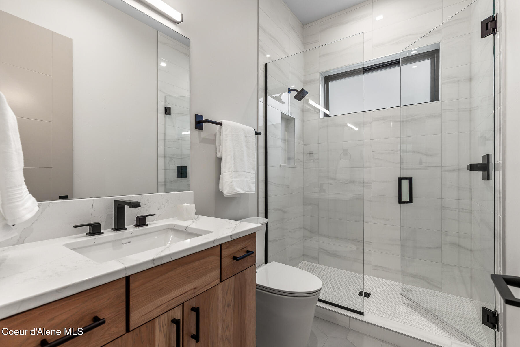 Coeur d'Alene, Idaho, 83814, United States, 3 Bedrooms Bedrooms, ,4 BathroomsBathrooms,Residential,For Sale,2048490